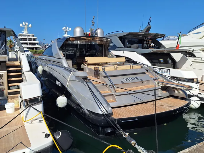 Vida II Yacht Photos Pics 