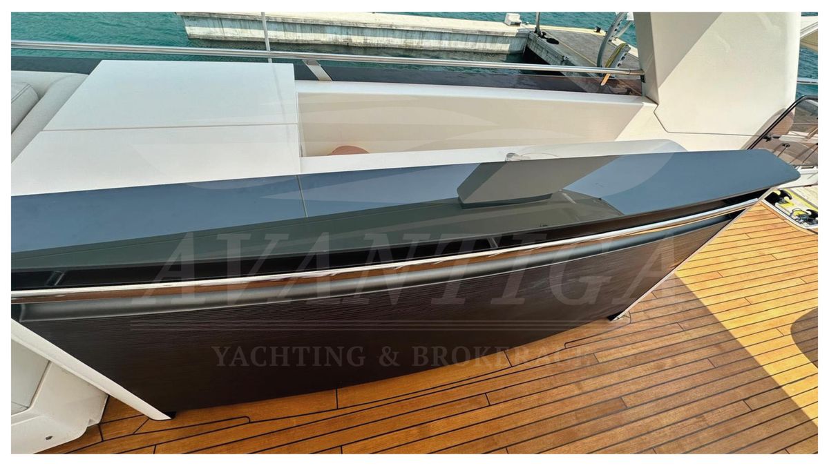 2013 Princess 77 