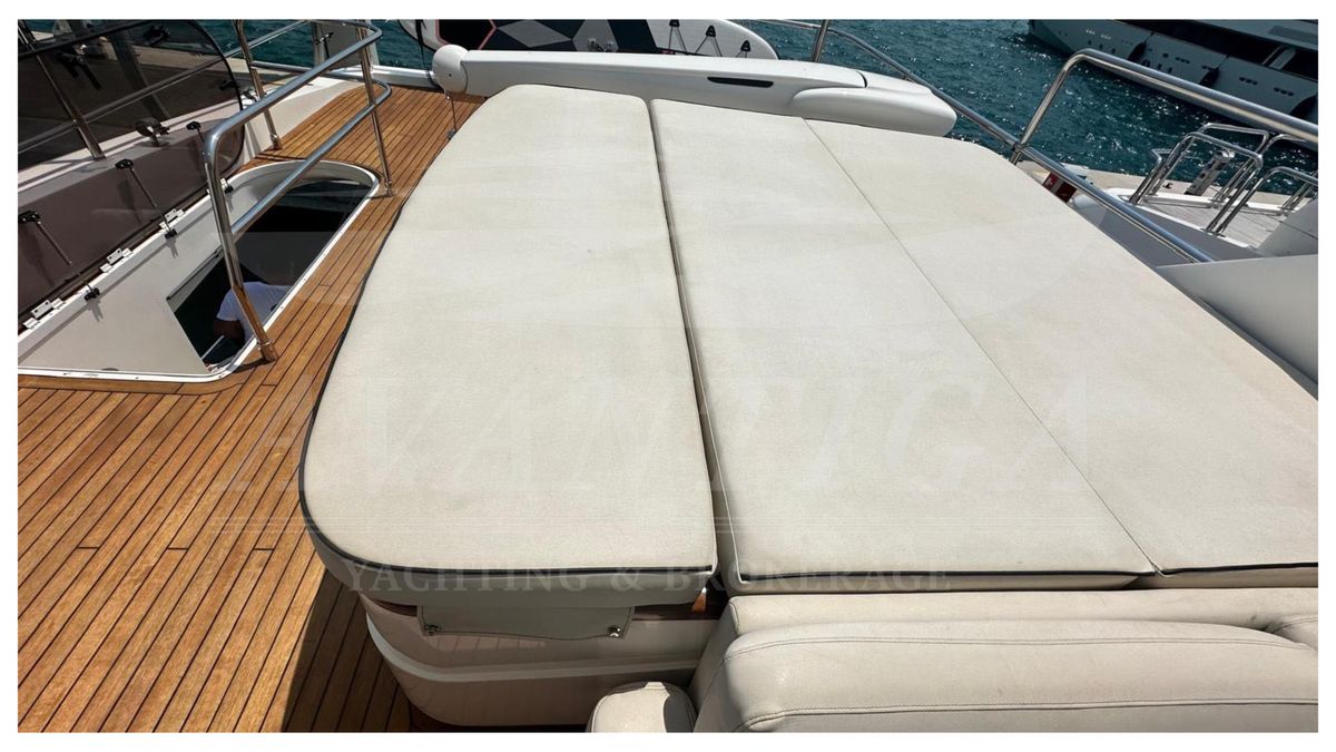 2013 Princess 77 