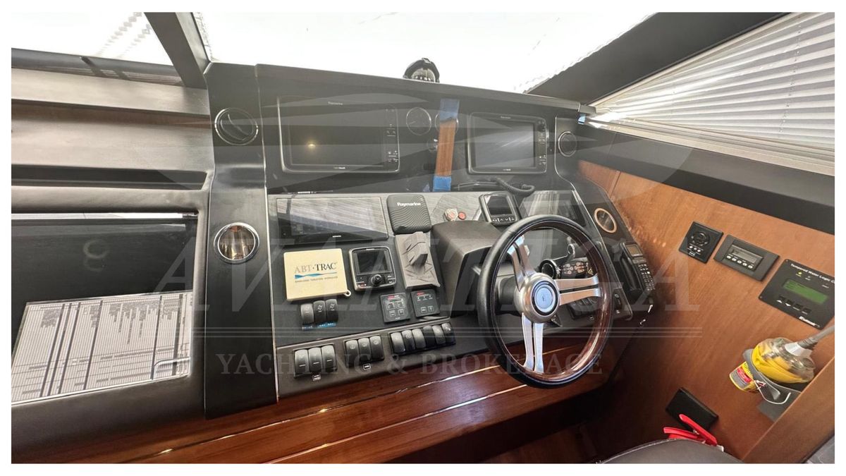2013 Princess 77 