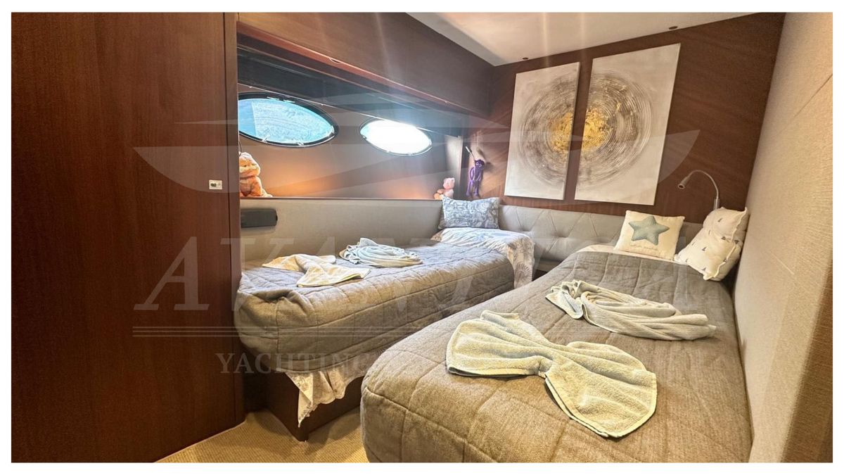 2013 Princess 77 