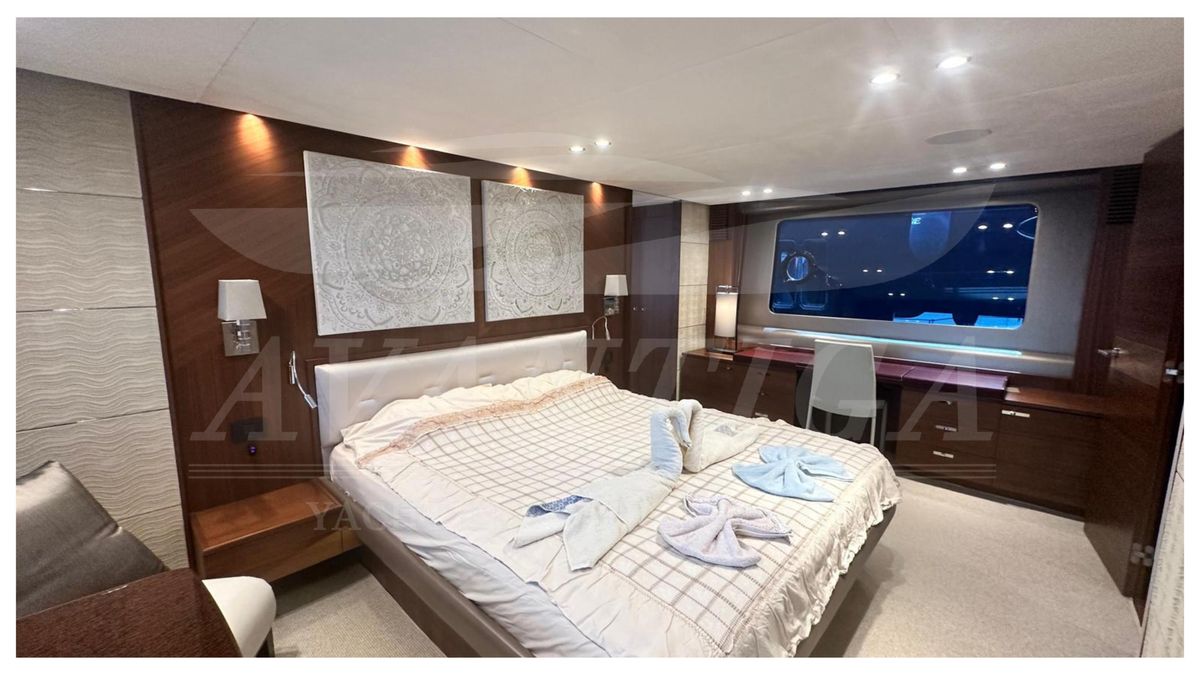 2013 Princess 77 