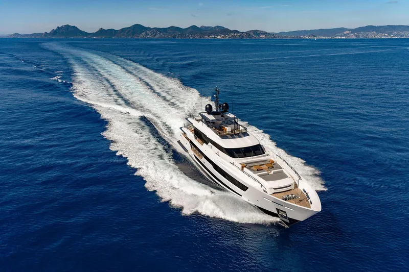 Miotu Yacht Photos Pics Luxurious 2022 Custom Line CL 140 yacht cruising on open sea.