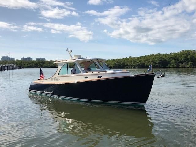 2018-34-hinckley-picnic-boat-34-mkii