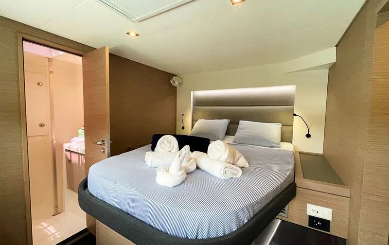 Smile Maker Yacht Photos Pics 