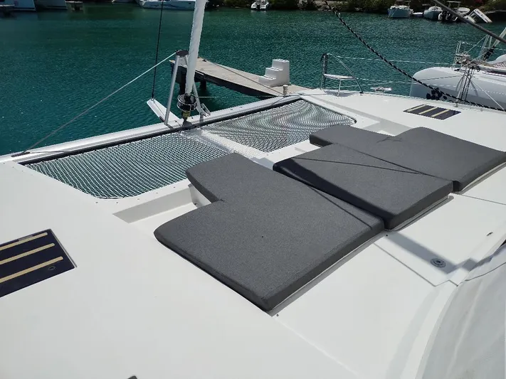 Smile Maker Yacht Photos Pics Forward lounging area