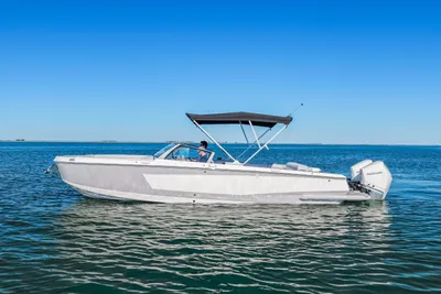 Aviara AV28 Outboard