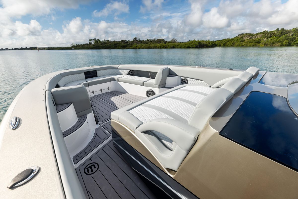 2024 Mystic Powerboats 52 