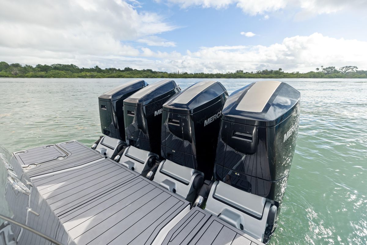 2024 Mystic Powerboats 52 