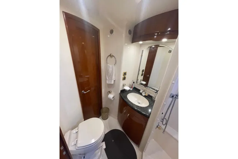  Yacht Photos Pics VIP Head