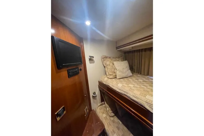  Yacht Photos Pics Guest Bunk