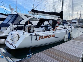 2011 J Boats J/133