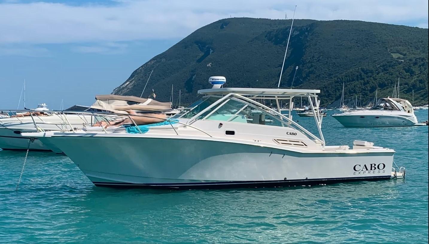 2004 Cabo 31 Express