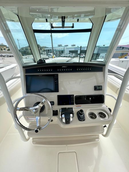 2019 Boston Whaler 330 Outrage