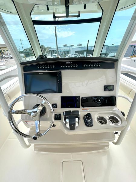 2019 Boston Whaler 330 Outrage