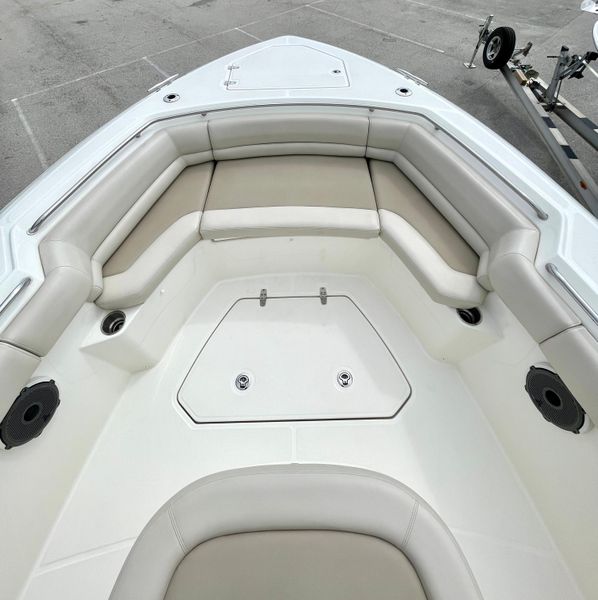 2019 Boston Whaler 330 Outrage