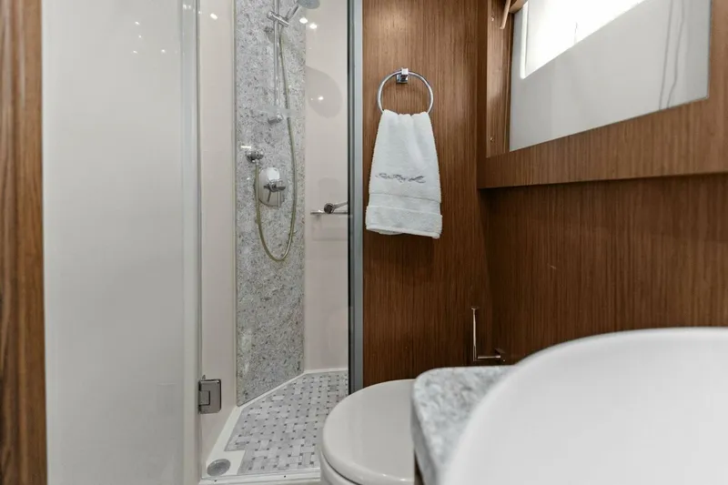 Prodigi Yacht Photos Pics 2017 Sea Ray 510 Fly - Image 74