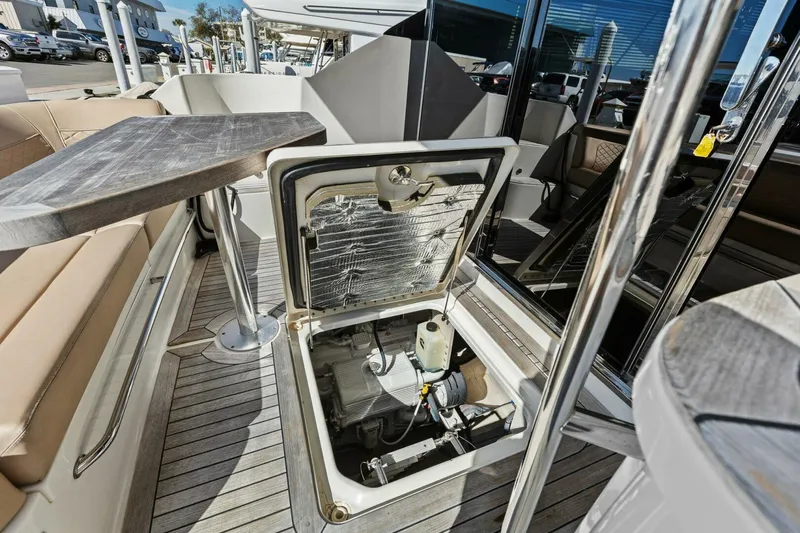 Prodigi Yacht Photos Pics 2017 Sea Ray 510 Fly - Image 76