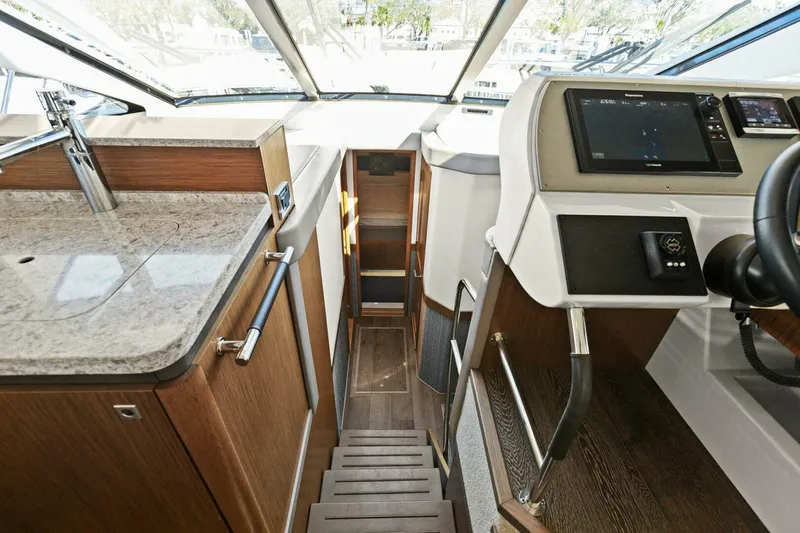 Prodigi Yacht Photos Pics 2017 Sea Ray 510 Fly - Image 55