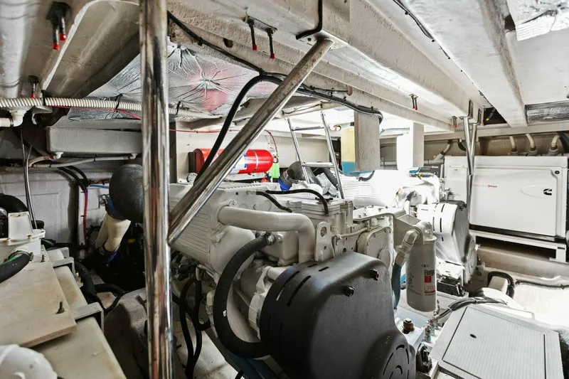 Prodigi Yacht Photos Pics 2017 Sea Ray 510 Fly - Image 78