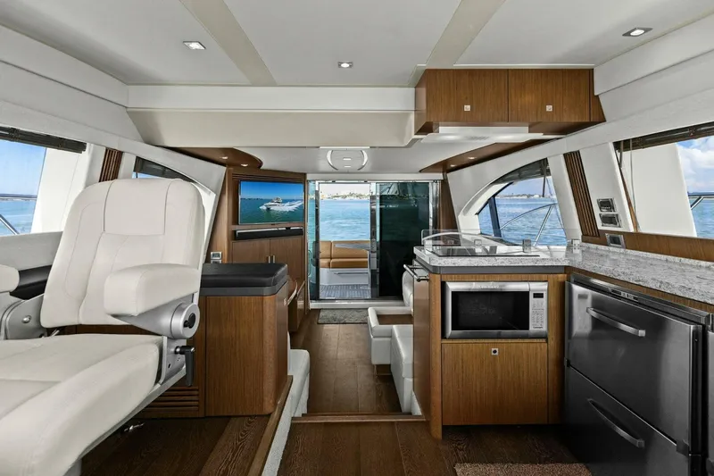 Prodigi Yacht Photos Pics 2017 Sea Ray 510 Fly - Image 49