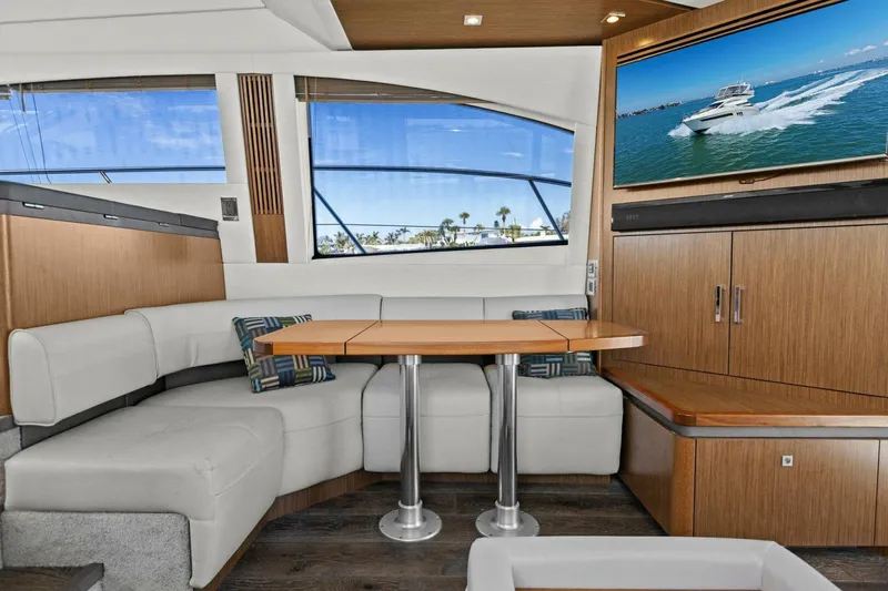 Prodigi Yacht Photos Pics 2017 Sea Ray 510 Fly - Image 36