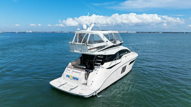 Prodigi Yacht Photos Pics 2017 Sea Ray 510 Fly - Image 8