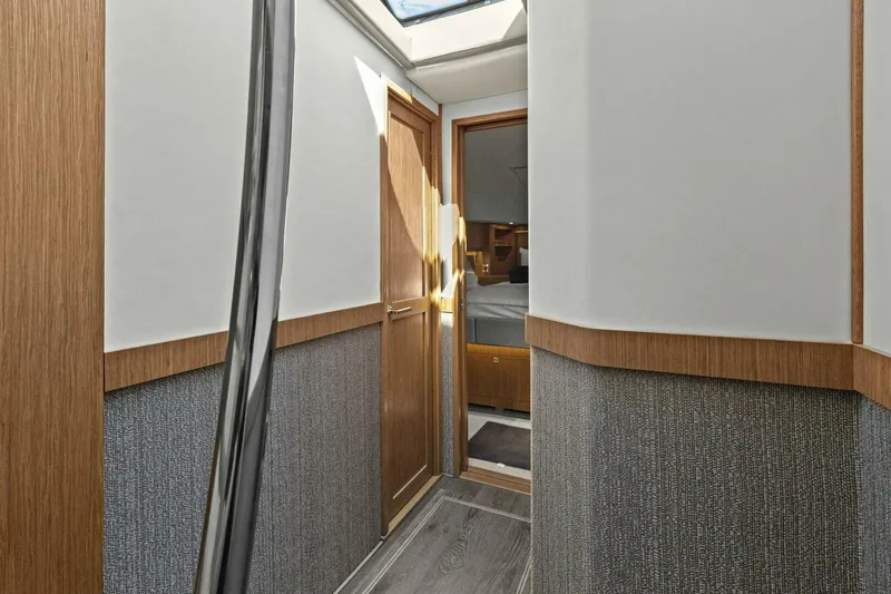 Prodigi Yacht Photos Pics 2017 Sea Ray 510 Fly - Image 66