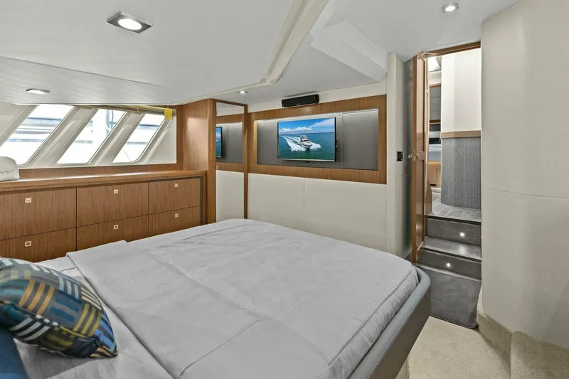 Prodigi Yacht Photos Pics 2017 Sea Ray 510 Fly - Image 70