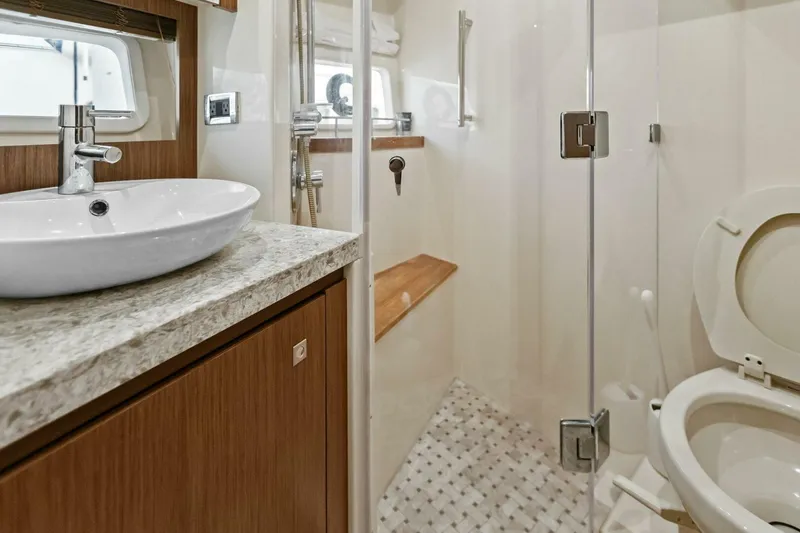 Prodigi Yacht Photos Pics 2017 Sea Ray 510 Fly - Image 60