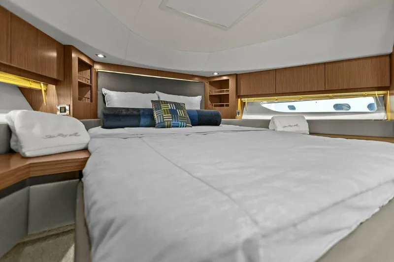 Prodigi Yacht Photos Pics 2017 Sea Ray 510 Fly - Image 58