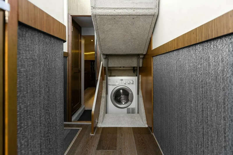 Prodigi Yacht Photos Pics 2017 Sea Ray 510 Fly - Image 67