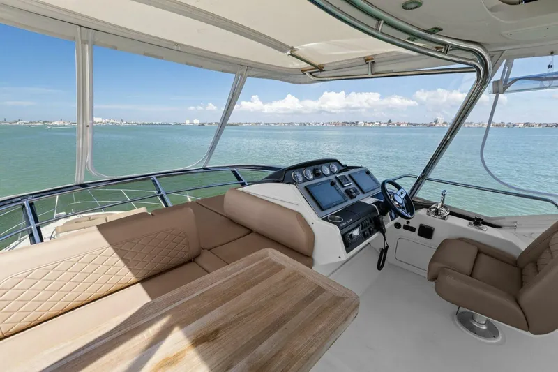 Prodigi Yacht Photos Pics 2017 Sea Ray 510 Fly - Image 31