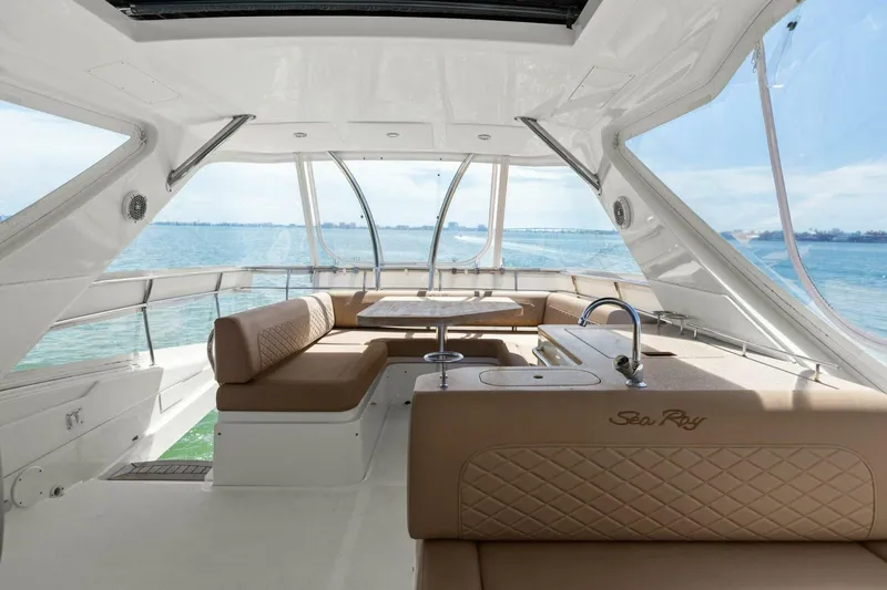 Prodigi Yacht Photos Pics 2017 Sea Ray 510 Fly - Image 20