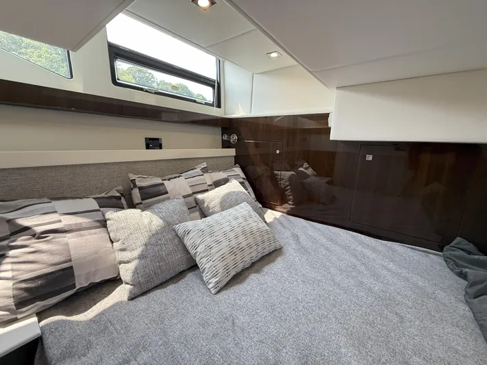 2023 Cruisers 42 Cantius Yacht Photos Pics 