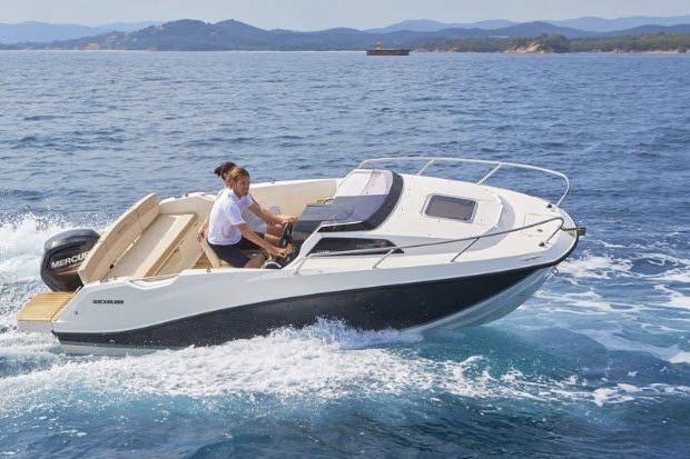 Quicksilver Activ 555 Cabin