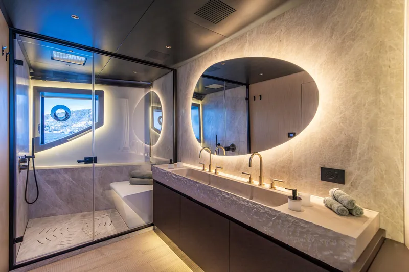  Yacht Photos Pics Manufacturer Provided Image