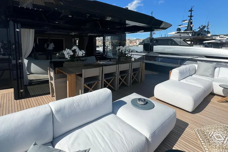  Yacht Photos Pics Owner Provided Image