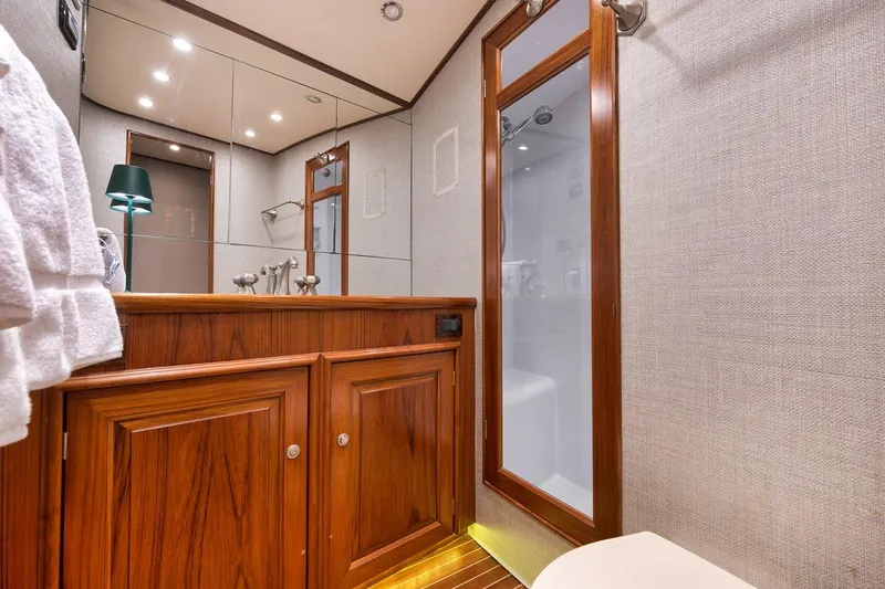 No Agenda Yacht Photos Pics Master Head