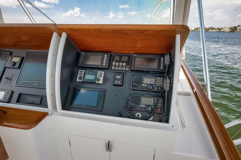 No Agenda Yacht Photos Pics Helm Electronics