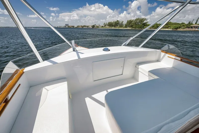 No Agenda Yacht Photos Pics Bridge Deck Seating Forward