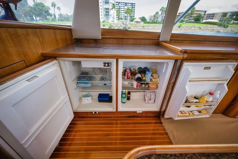 No Agenda Yacht Photos Pics Galley