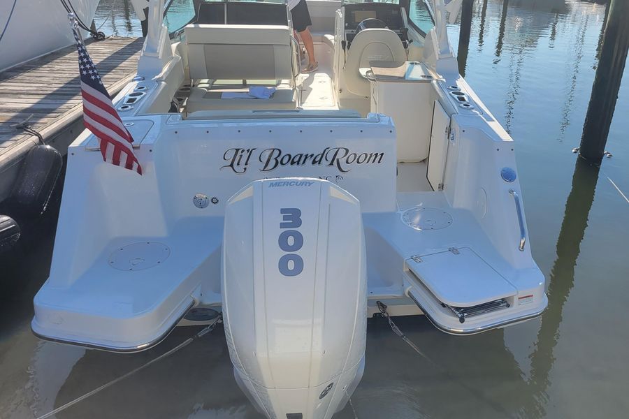 2021 Boston Whaler 240 Vantage