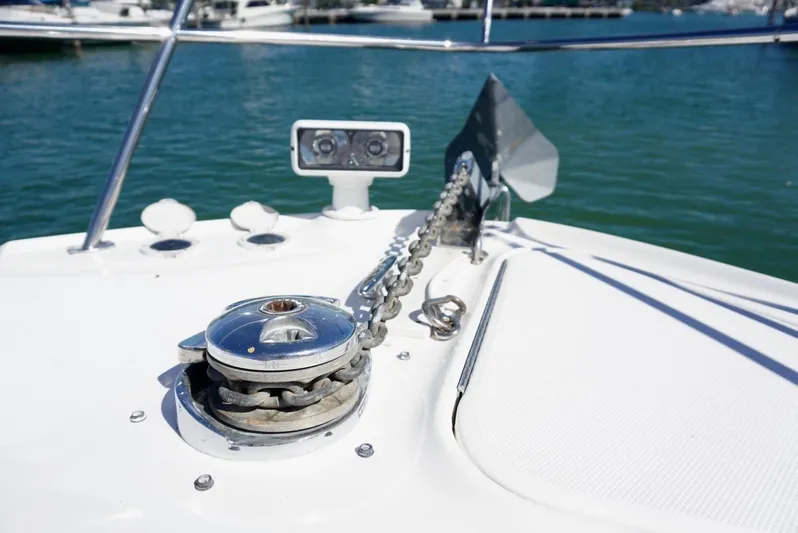  Yacht Photos Pics Bow of 2007 Sea Ray 38 Sundancer with anchor chain and winch in marina.