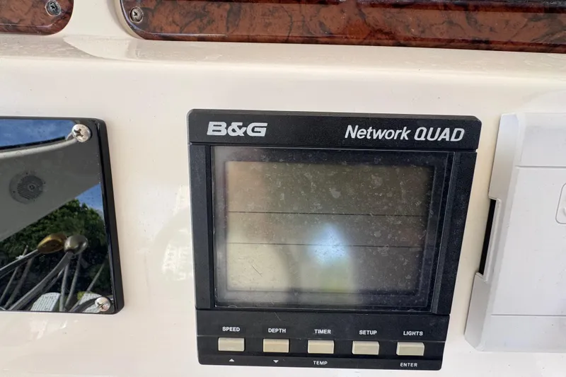 Scanner II Yacht Photos Pics B&G Network QUAD display on 1998 Sea Ray 480 Sedan Bridge yacht dashboard.