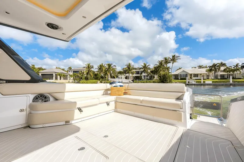 Bae Watch Yacht Photos Pics 