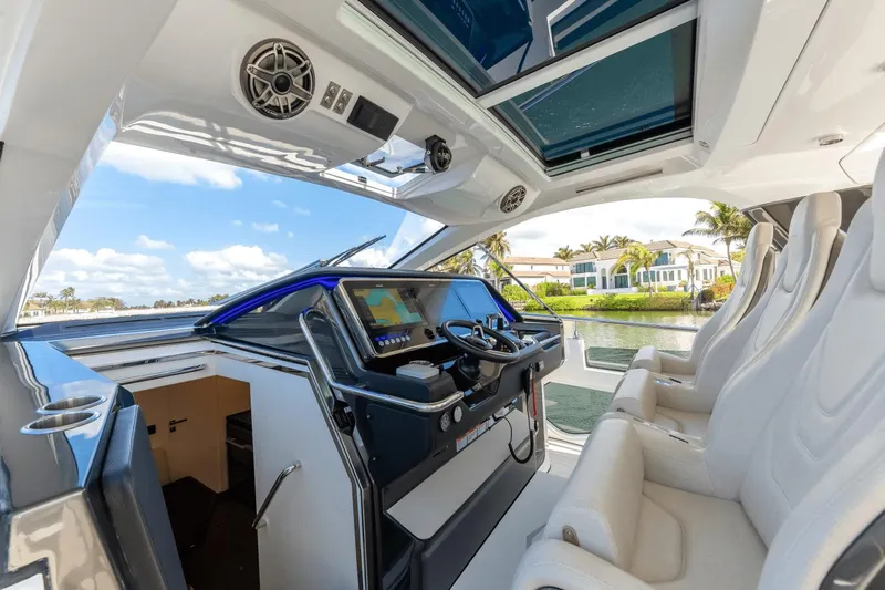 Bae Watch Yacht Photos Pics 