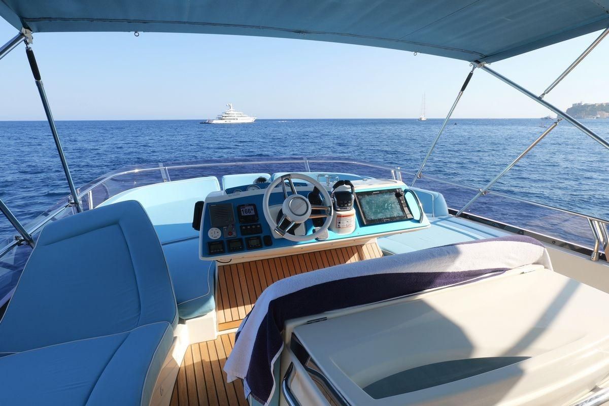 2013 Prestige 62 