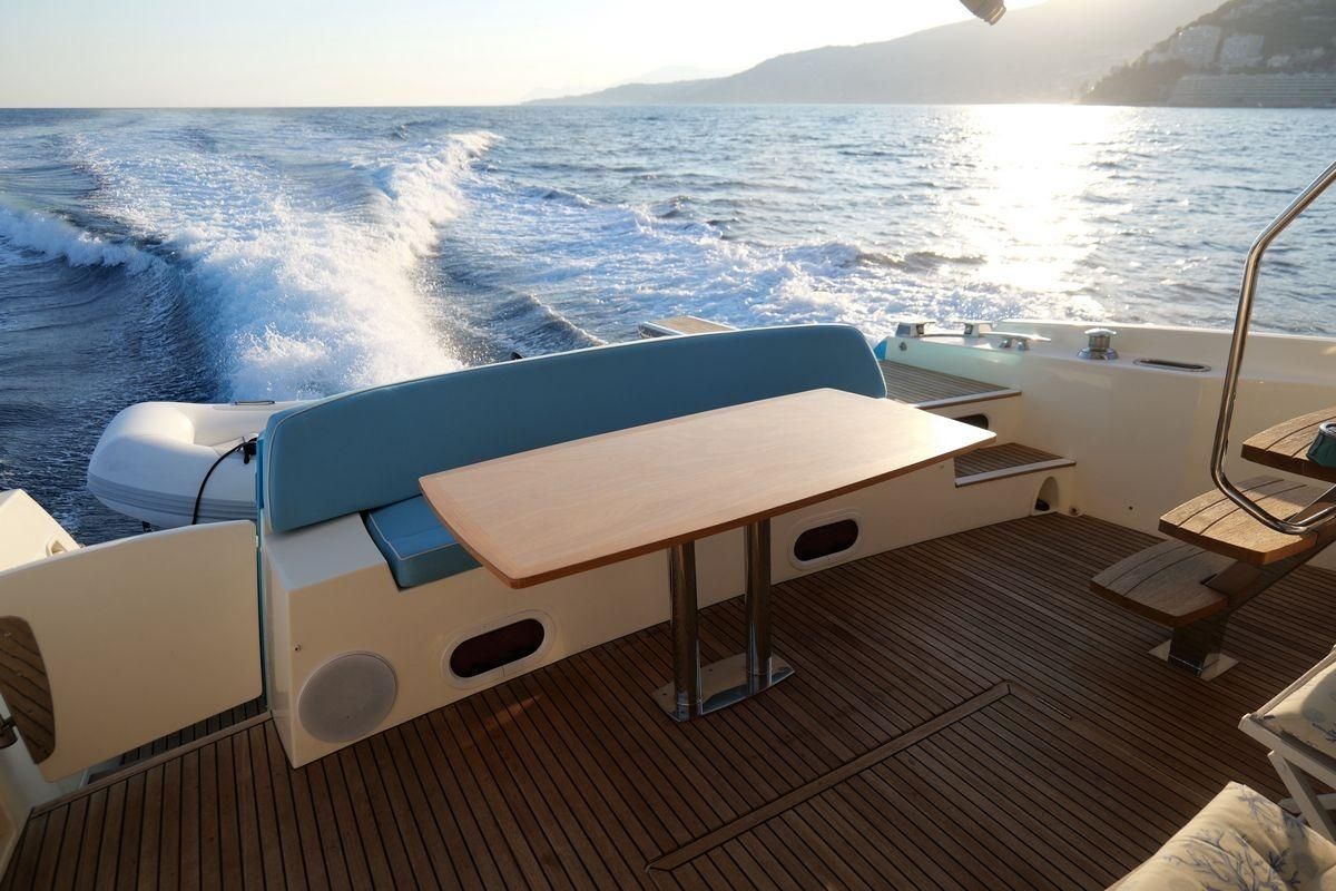 2013 Prestige 62 