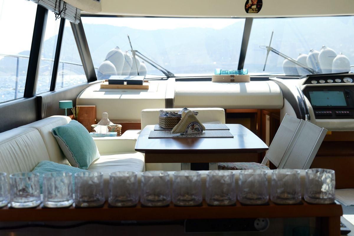 2013 Prestige 62 